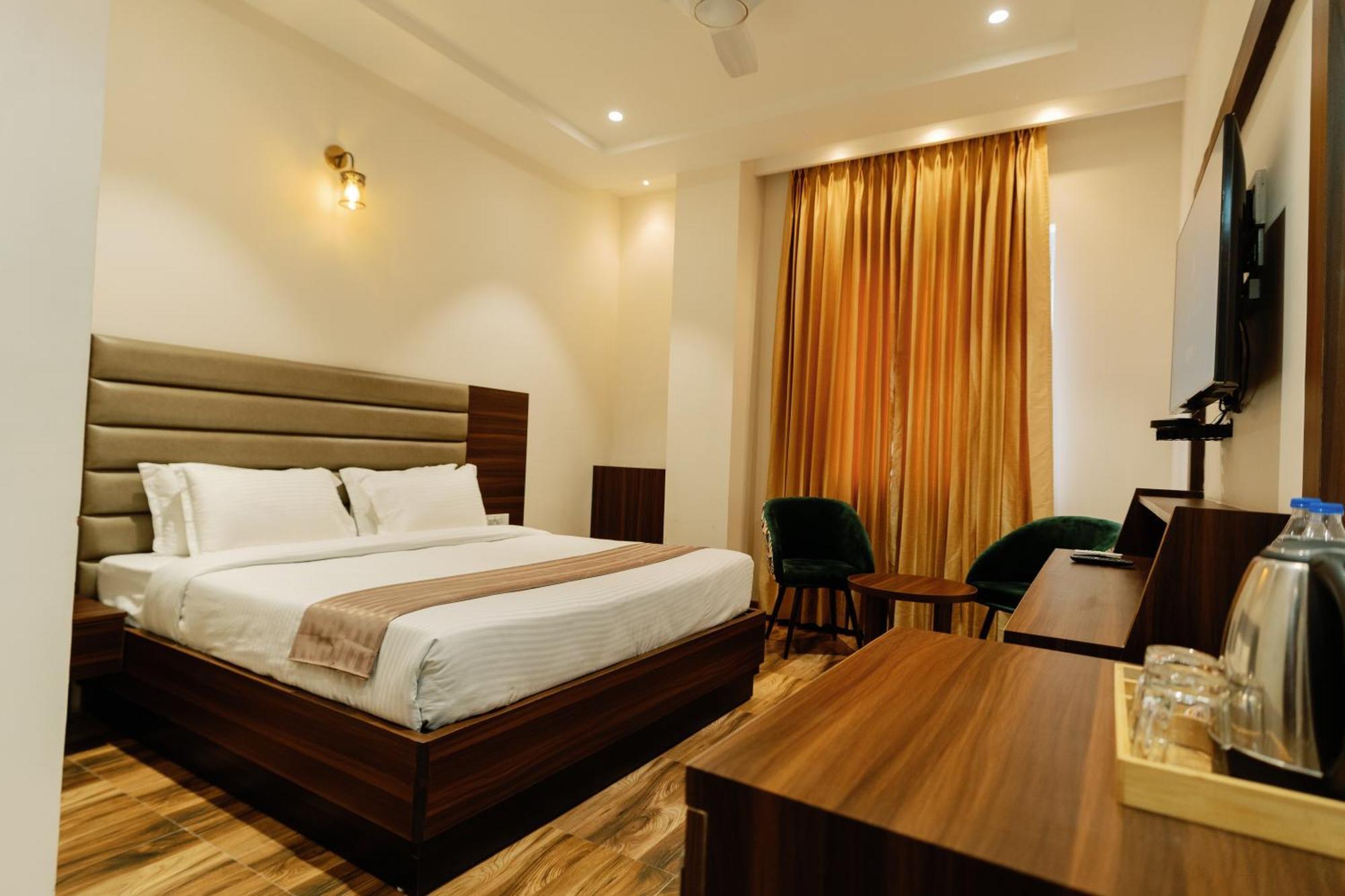 Grand Heritage Hotel & Resort Ludhiana Exterior foto
